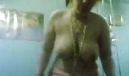 Sexy cycki w łazience, wielkie cycki ruchanie starsze panie kobieta