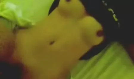Melinda bierze twardy kutas w starsze xxx jej tyłek